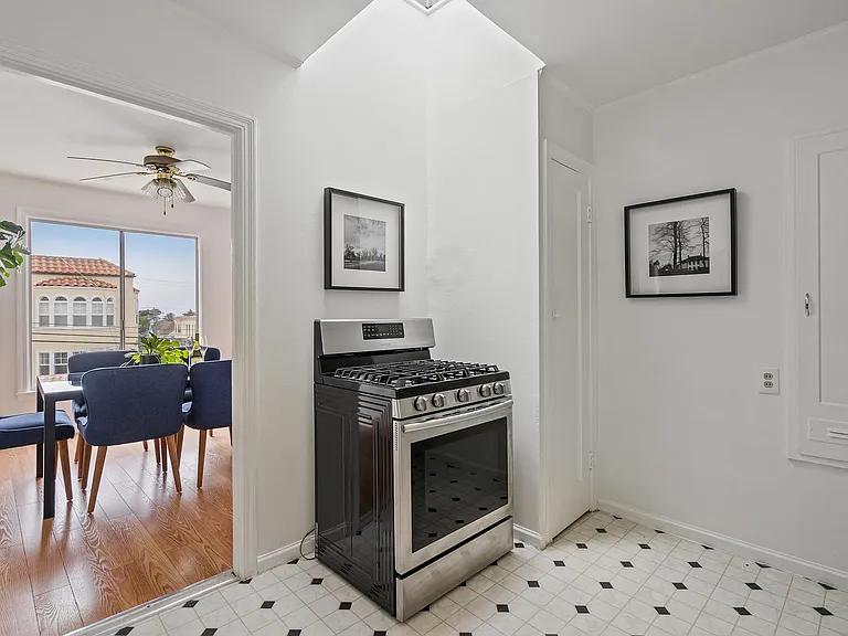 196 Jules Ave — Photo 21