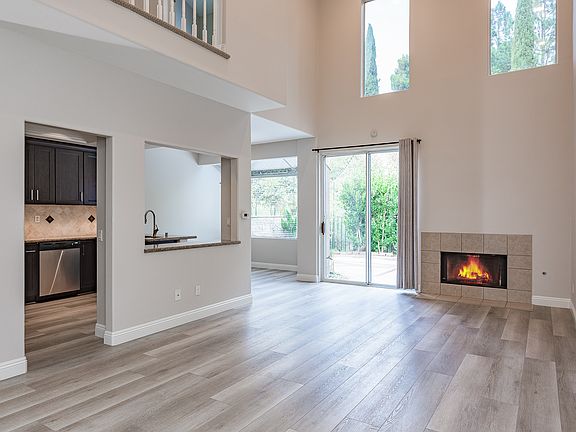 5th image of 171 Matisse Cir