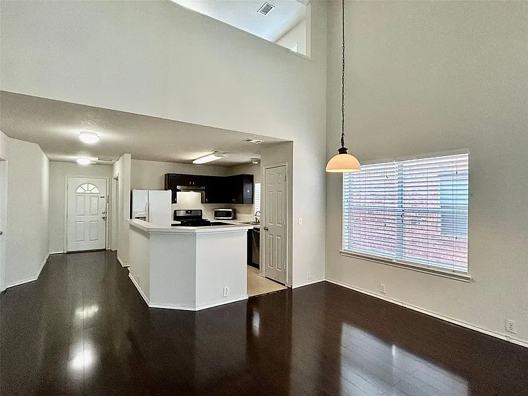10623 Sugar Trace Dr — Photo 12