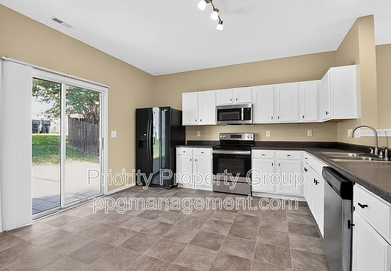 8913 Chalkstone Rd — Photo 11