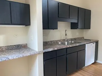 1600 Edora Ct — Photo 2