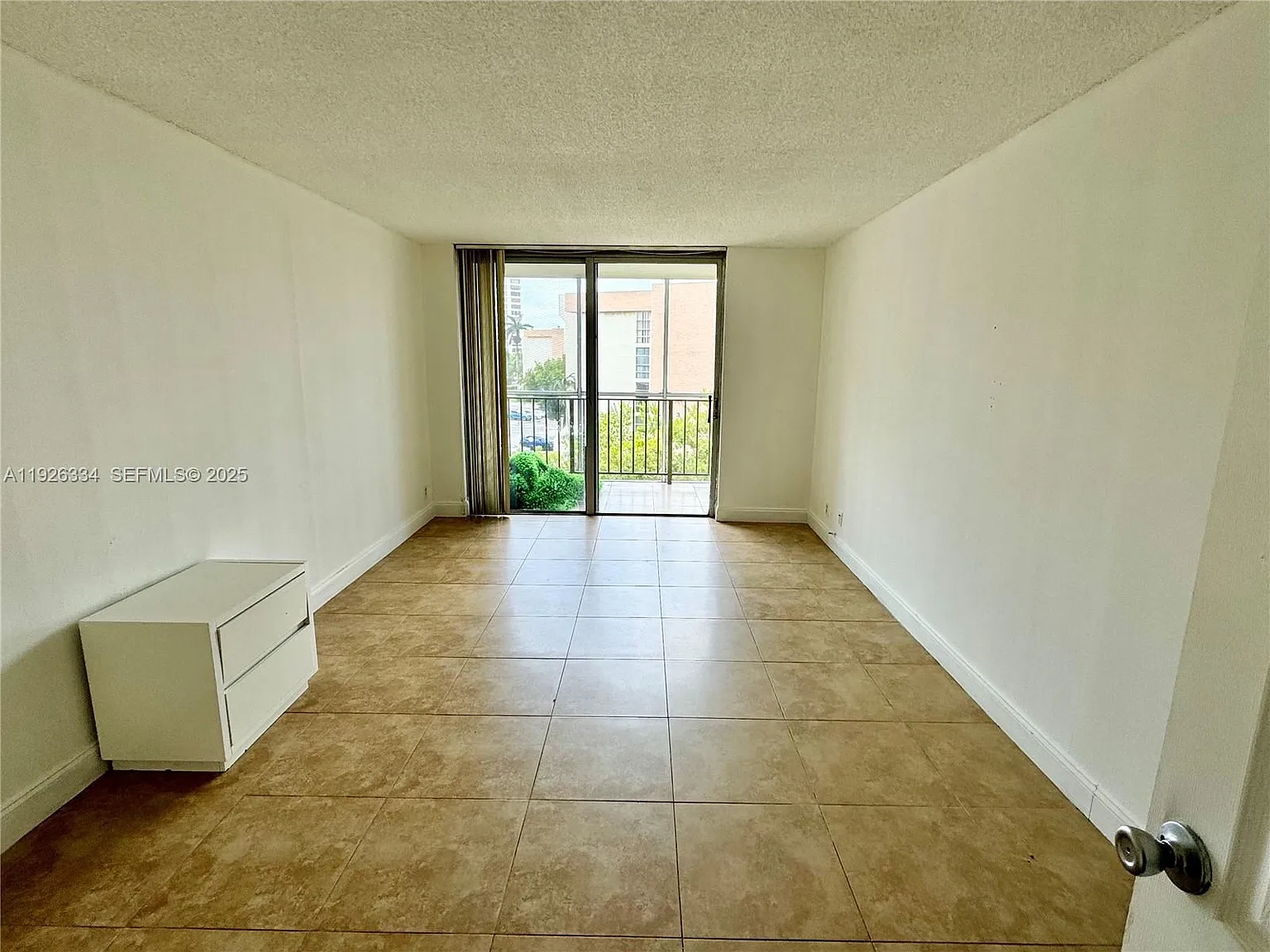 Desoto Park Condo — Photo 4