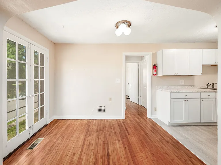 134 W Tulane Rd #B — Photo 11