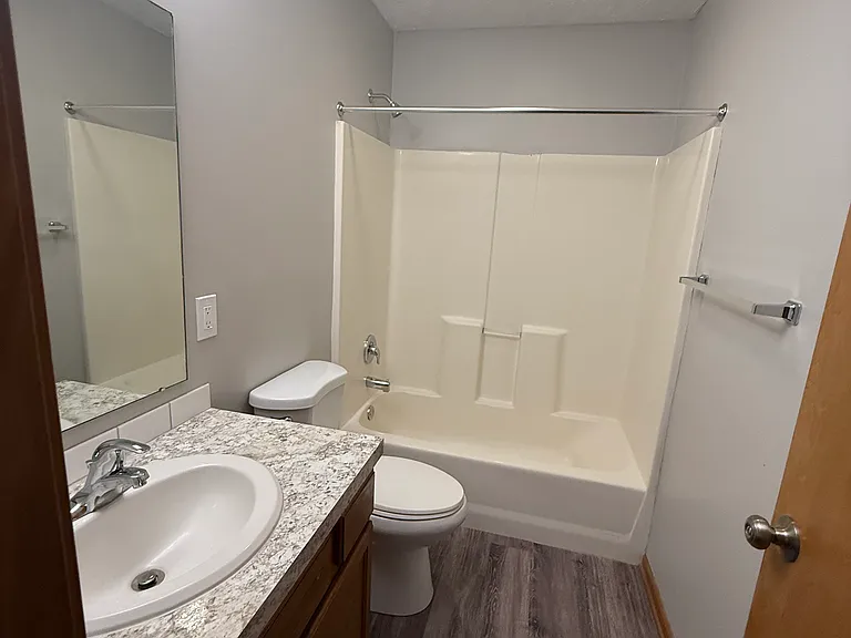 4933 Cannonsburg Rd NE — Photo 10