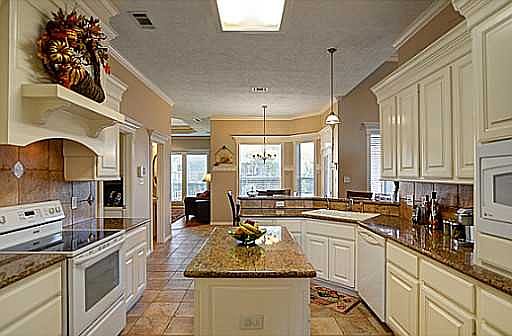 4th image of 4405 Woodland Ridge Dr