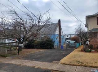589 Hickory Ave, Saddle Brook, NJ 07663