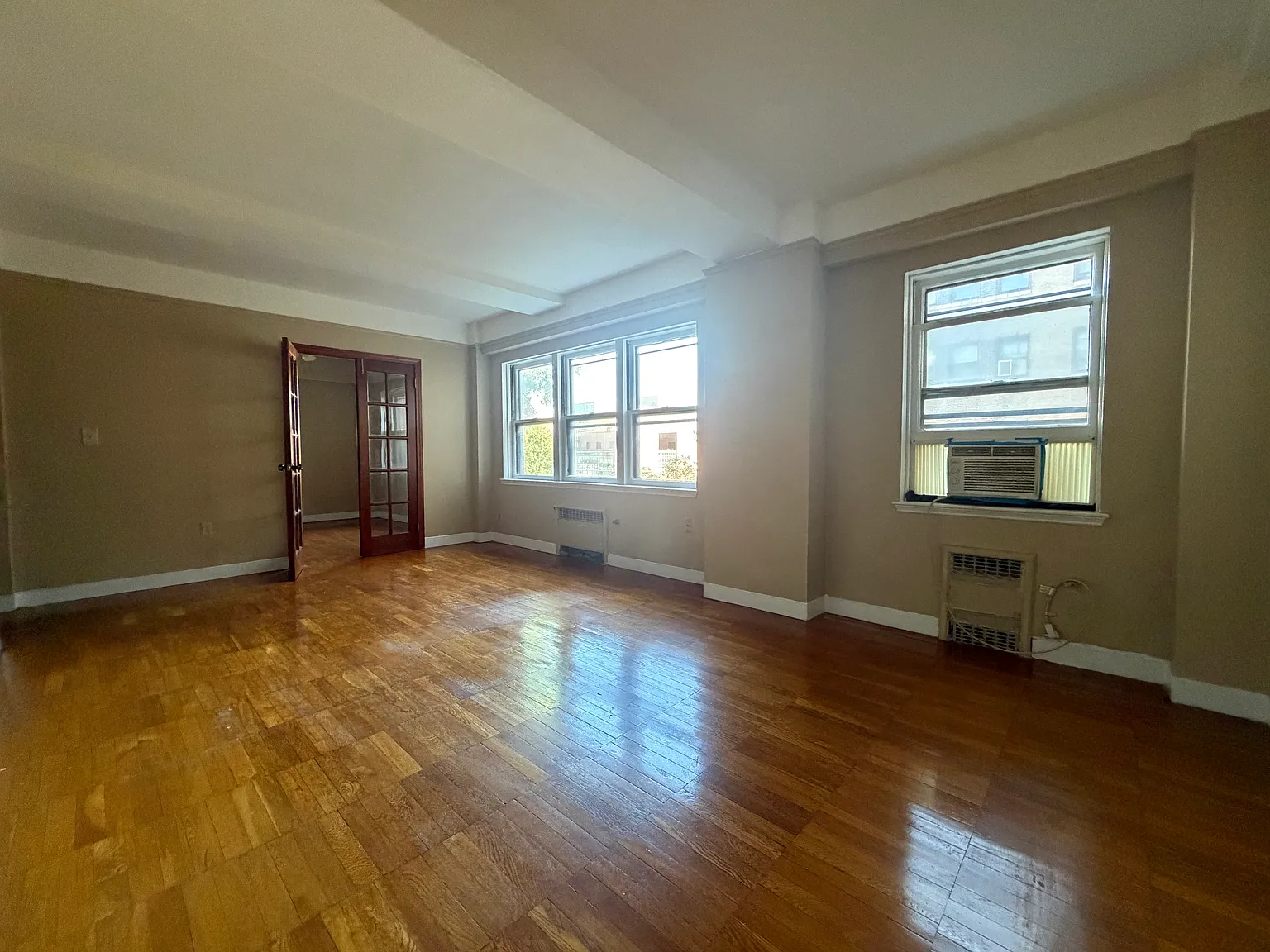 1 bed, 724 sqft, $1,345 — Photo 2
