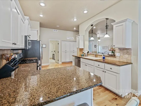 261 S Fernan Lake Way, Star, ID 83669