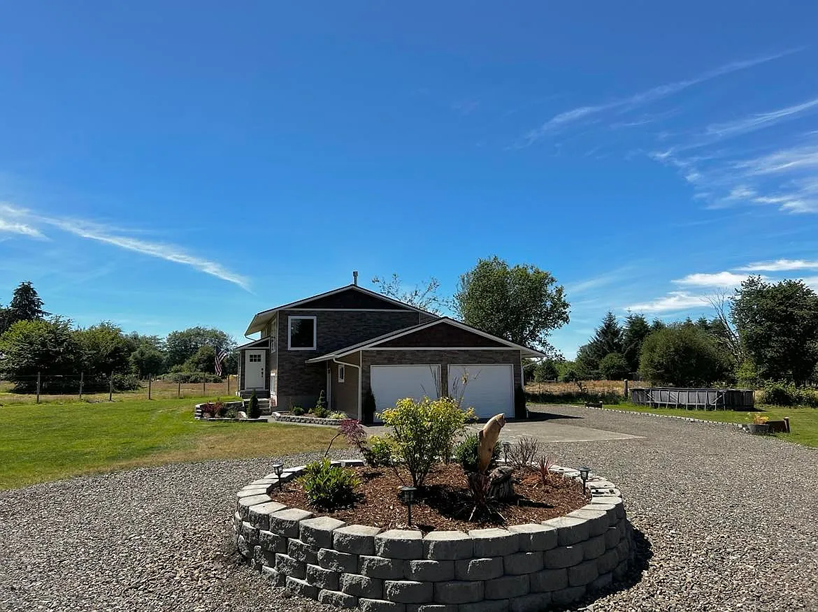 310 Prairie Dr — Photo 2