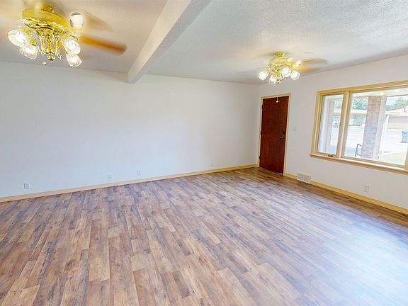 4th image of 1073 Nickerson St