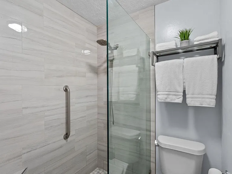 659 Davis Rd — Photo 24
