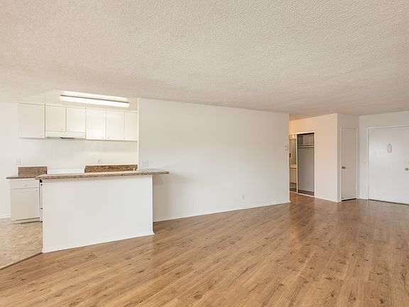 2nd image of 707 Idaho Ave #110