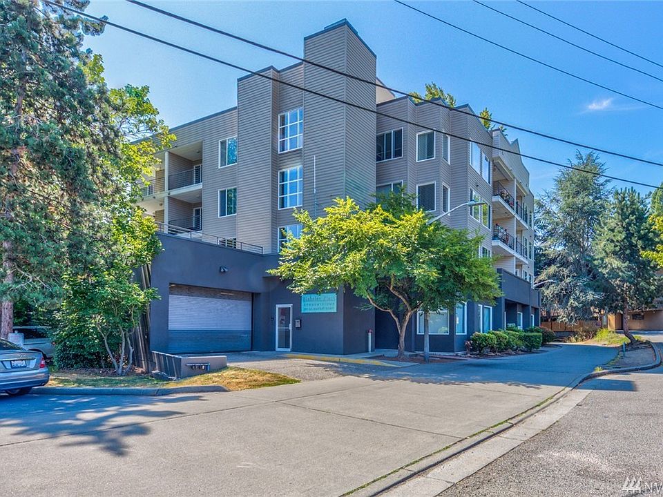 1st image of 2301 NE Blakeley St APT 305