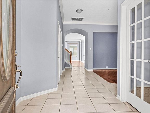 2nd image of 2835 Chalet Knolls Ln