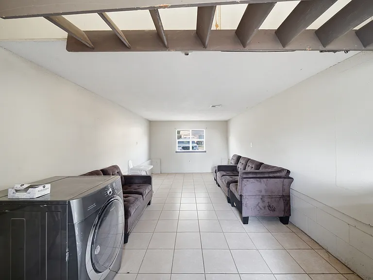 702 E Karma Ave — Photo 5
