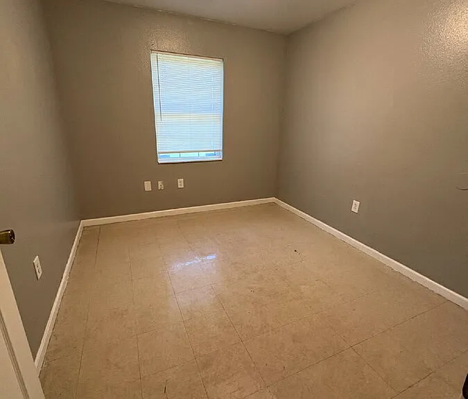708 W Warren St — Photo 13