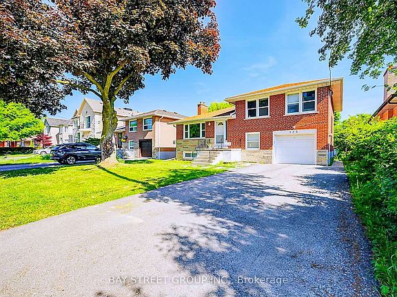 2nd image of 125 Connaught Ave
