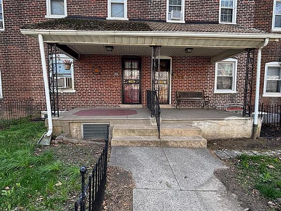 2nd image of 804 Kenmore Rd