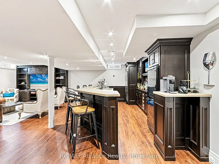 2404 Rideau Dr — Photo 36