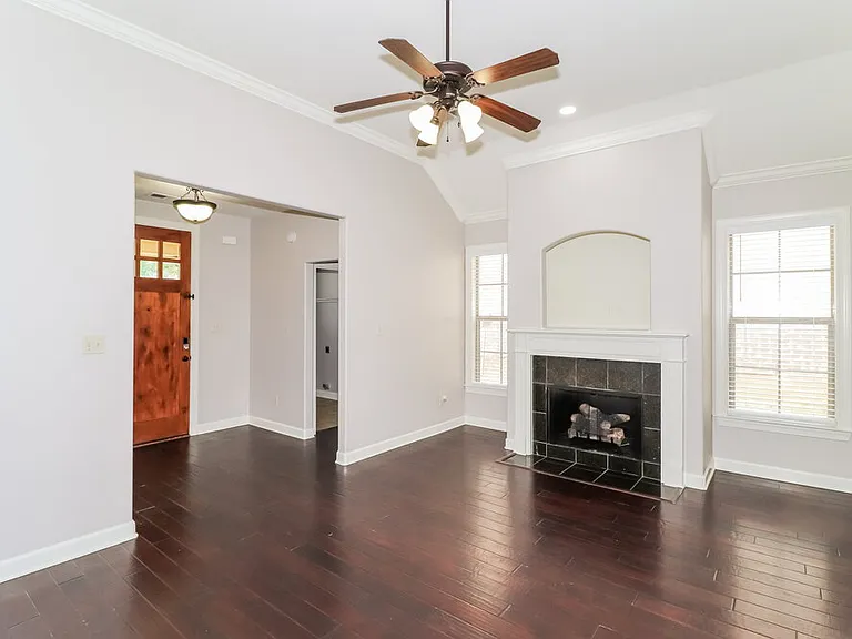 6832 Lagrange Grove Dr — Photo 5