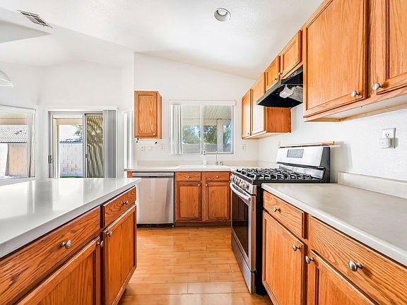 4th image of 11000 Vallerosa St