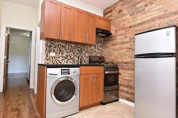 Rented by Bohemia Realty Group | media 9