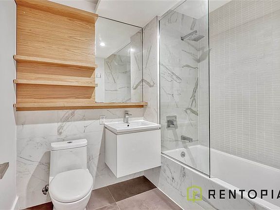 5th image of 810 Flushing Ave #5F
