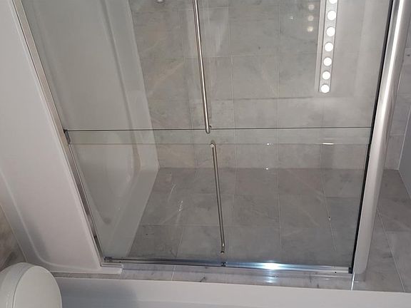 4th image of 601 NE 36th St #18A