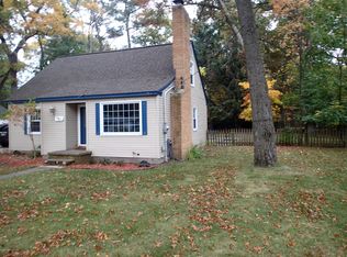 1963 Seminole Rd, Norton Shores, MI 49441