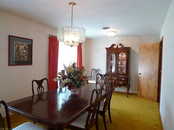 4th image of 118 McConnell Ave