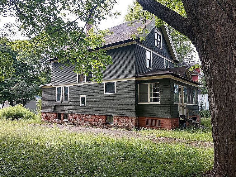 2nd image of 320 Iroquois St