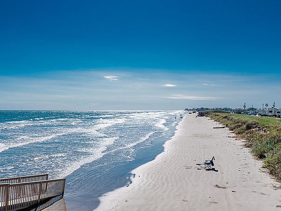 3rd image of 10811 San Luis Pass Rd #1302
