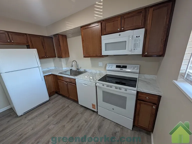 501 S Scott Ave #A — Photo 8