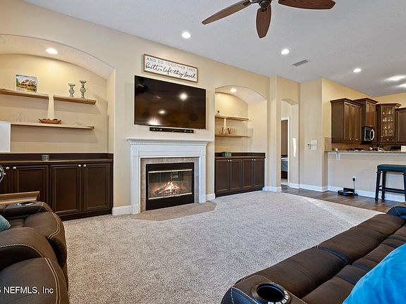 2nd image of 1383 EAGLE CROSSING Drive