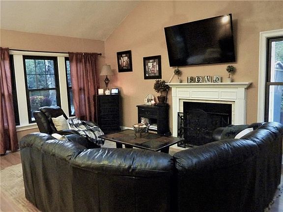 2nd image of 80 Ashford Ave
