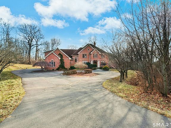 2nd image of 215 Old Mountain Road