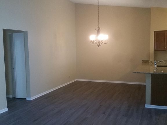 Dining area and breakfast bar. 2020 
new vinyl flooring.