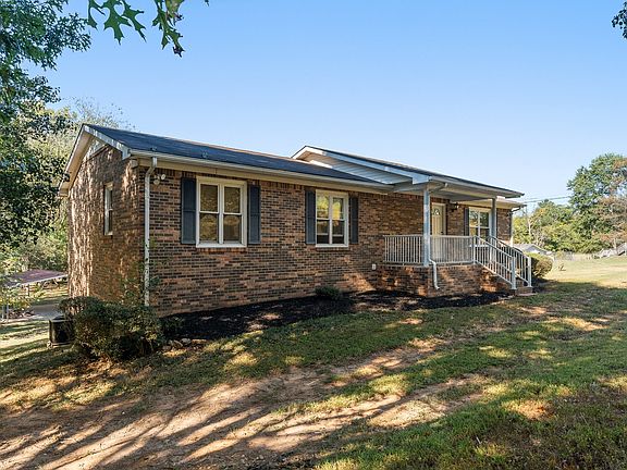 3rd image of 568 Blooming Grove Rd