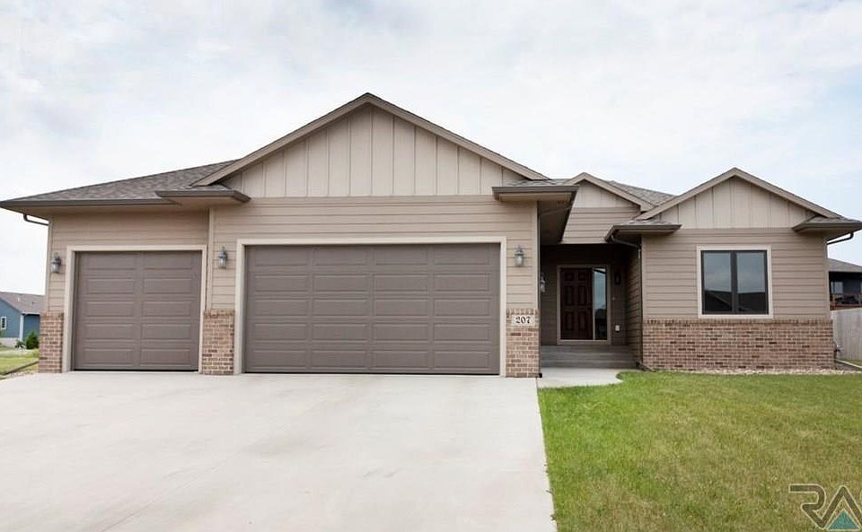 1st image of 207 S Shebal Ave