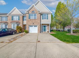 2 Cannonball Cir, Hampton, VA 23669