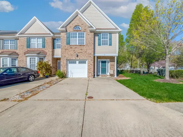 2 Cannonball Cir, Hampton, VA 23669