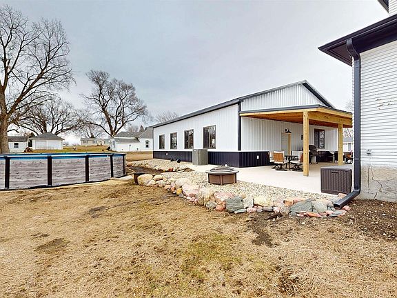 5th image of 205 E 2nd St