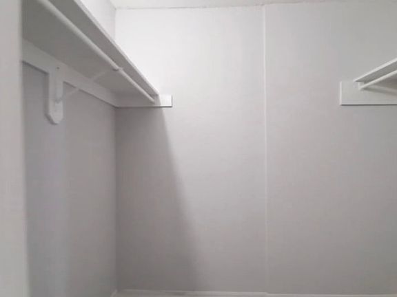 5th image of 61 W Chestnut St