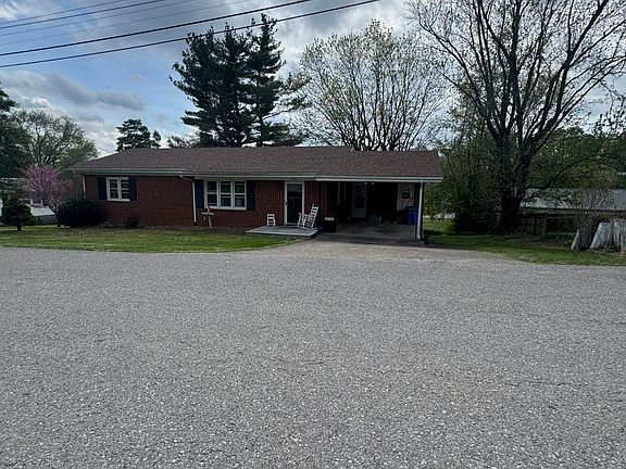 4th image of 146 Grand Ave