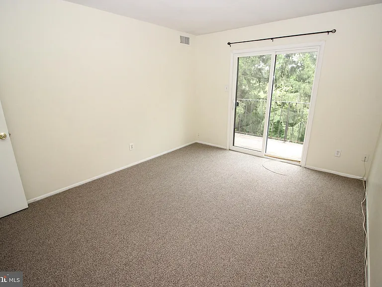 2046 Jason Dr — Photo 10