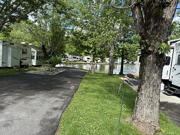 3rd image of 4229 E Pkwy #368-lot 368
