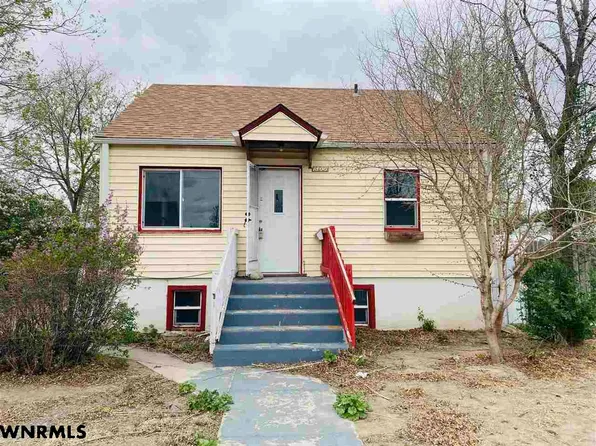 1806 Avenue G, Scottsbluff, NE 69361