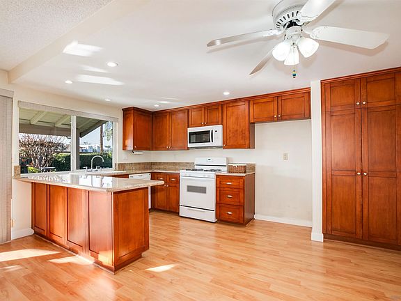 3rd image of 3420 E Saint Francis Pl