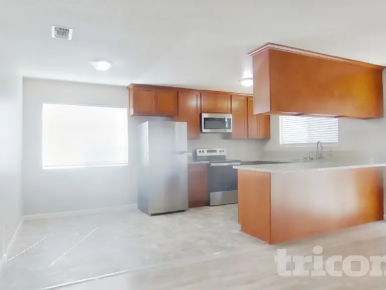 748 La Cruz Ln #L — Photo 5