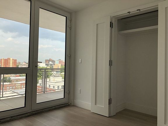 4th image of 1423 Broadway APT 2L